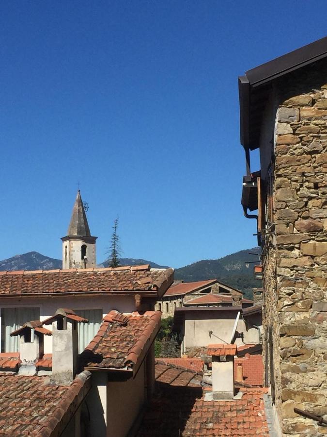 House In The Medieval Village Apricale Bagian luar foto
