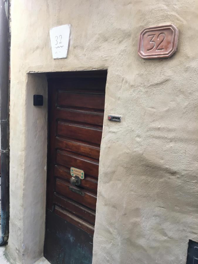 House In The Medieval Village Apricale Bagian luar foto