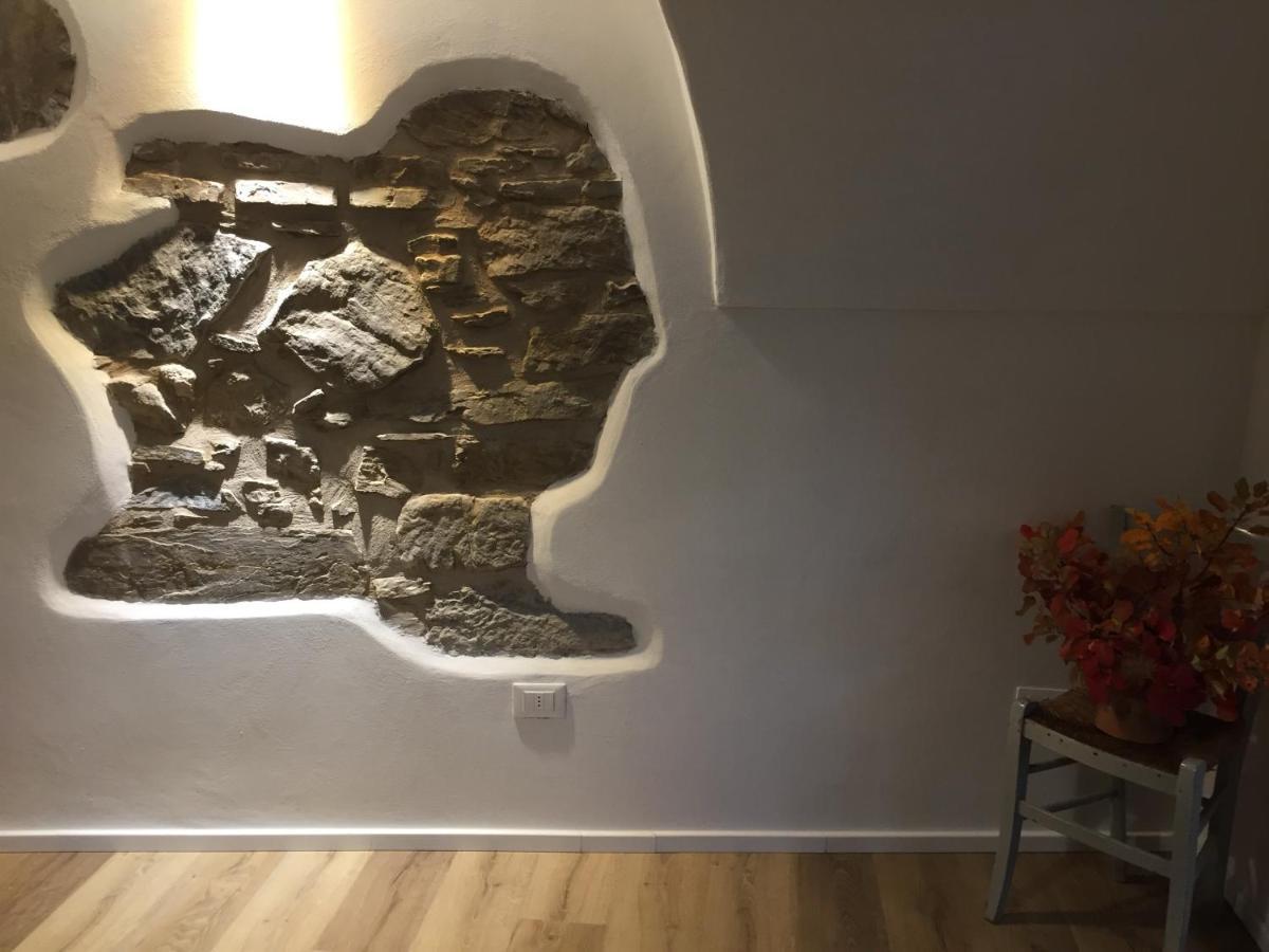 House In The Medieval Village Apricale Bagian luar foto