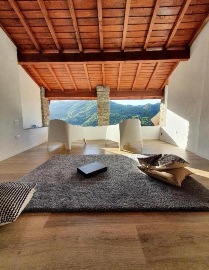 House In The Medieval Village Apricale Bagian luar foto